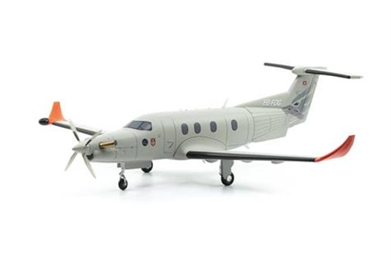 ACE 001680 Pilatus PC-12 Armasuisset HB-FOG - Massstab 1:72 | Bild 1