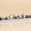 Auhagen 11339 Bahnsteigausstattung mit Figuren - H0 (1:87) | Bild 1