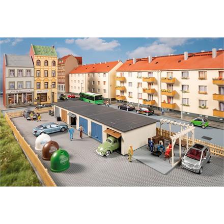 Auhagen 11484 Garagen mit Zubehör - H0 (1:87)