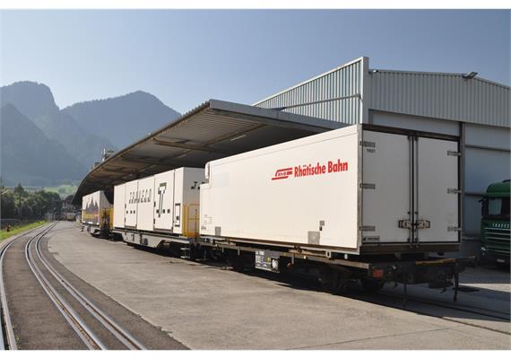 Bemo 2269 161 RhB Lb-v 7864 Tragwagen mit Kühlcontainer Y 11601 - H0m | Bild 3