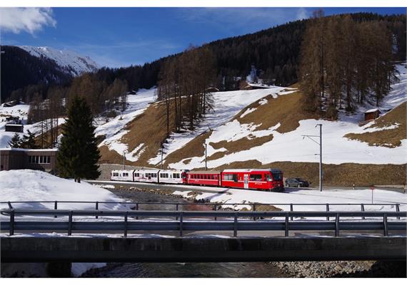 Bemo 3298 118 RhB Bt 528 08 Universal-Steuerwagen neurot - H0m (1:87) | Bild 2