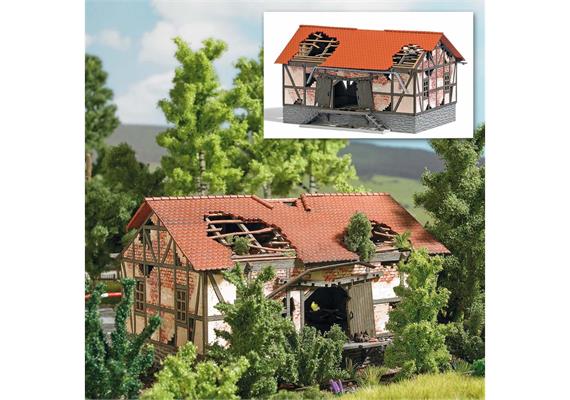 Busch 1664 Verfallener Güterschuppen, H0 (1:87)