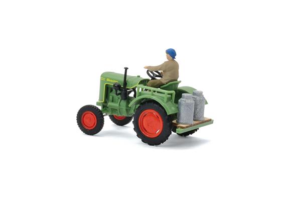 Busch 54154 Fendt F 15 Dieselross mit Bäuerin und Milchkannen - H0 (1:87) | Bild 2