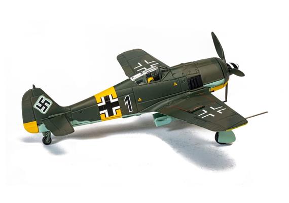 CORGI AA34318 Focke Wulf Fw 190A-8 Black 1, Oberleutnant Otto Kittel - Massstab 1:72 | Bild 3