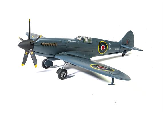 CORGI AA38708 Supermarine Spitfire PR.XIX G-RRGN PS853, Rolls Royce Heritage Hanger - 1:72 | Bild 1