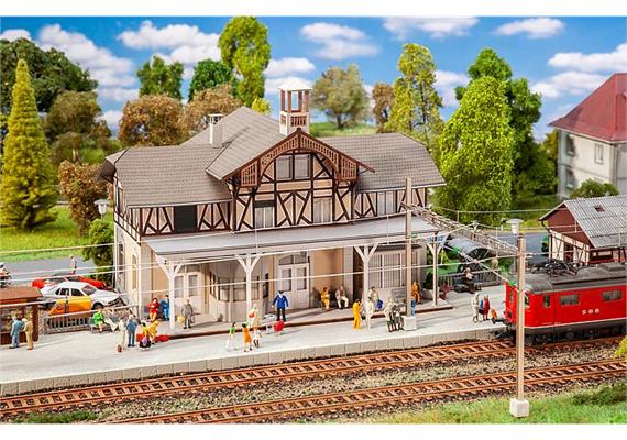 Faller 110139 Bahnhof Beinwil mit Türmchen LaserCut HO | Bild 1