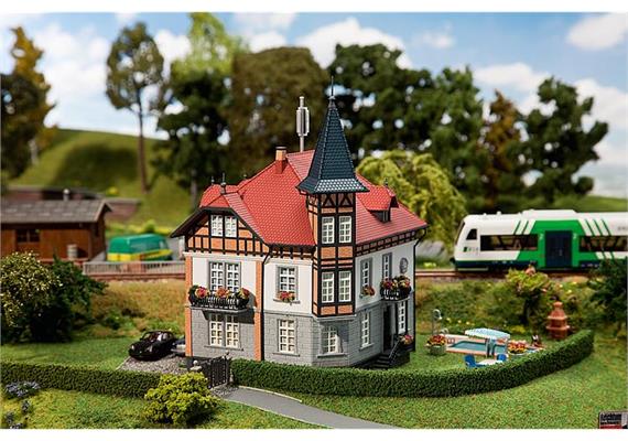 Faller 130407 Stadtvilla HO | Bild 1