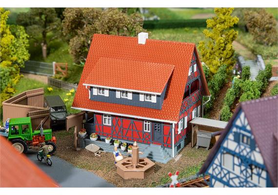 Faller 130587 Fachwerkhaus mit Brunnen - H0 (1:87) | Bild 1