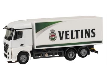 Faller 161439 LKW MB Actros Streamspace Kofferaufbau Veltins Gettränke (HERPA) - H0 (1:87)