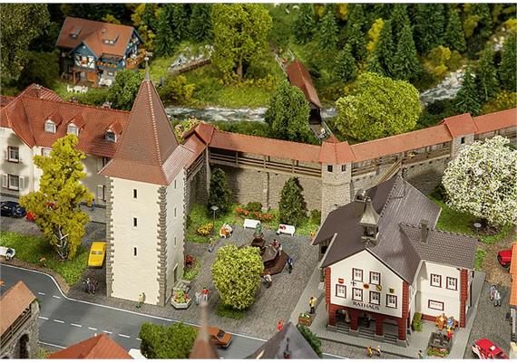 Faller 232355 Altstadtmauer-Set N | Bild 2