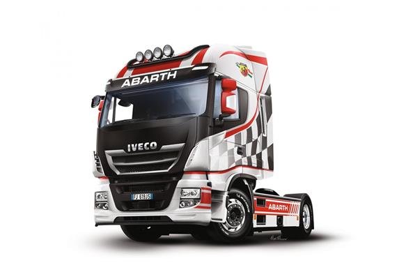 Italeri 3934 Iveco HI-WY E5 "Abarth" - Massstab 1:24 | Bild 2