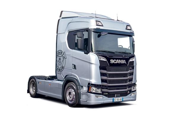 Italeri 3971 Scania S770 4x2 Normal Roof GreyCap - Massstab 1:24 | Bild 2