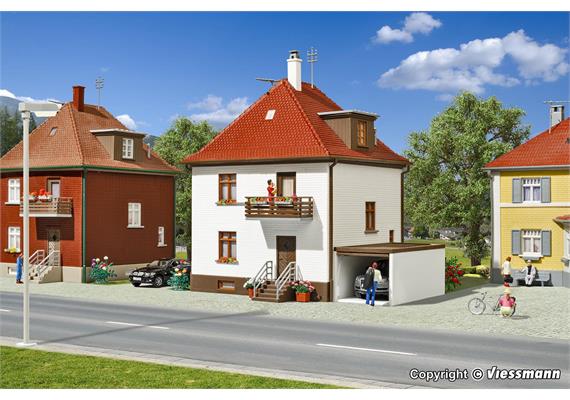 Kibri 38200 Siedlungshaus mit Garage - H0 (1:87) | Bild 1