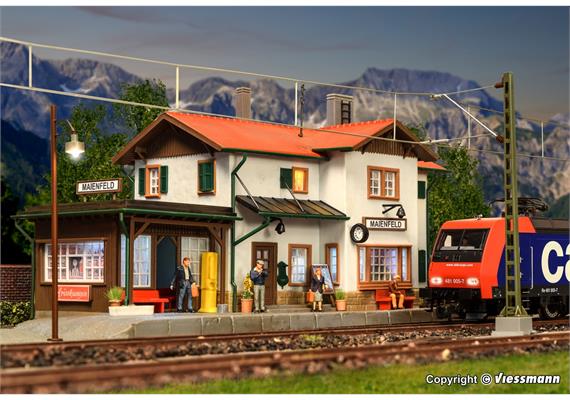 Kibri 39496 Bahnhof Maienfeld inklusive Hausbeleuchtungs- Startset - H0 (1:87) | Bild 1