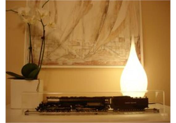 MAZERO 40 09 00 H0-Rollenprüfstand *Big Boy" inkl. 19 Rollenböcken und Vitrine