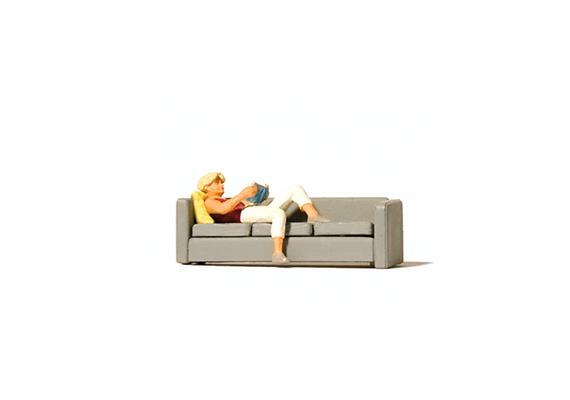 Preiser 28179 Lesende auf Sofa - H0 (1:87)