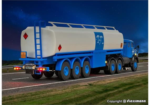 Viessmann 8034 MB Rundhauber 3-achs mit ARAL Tankauflieger - H0 (1:87) | Bild 5