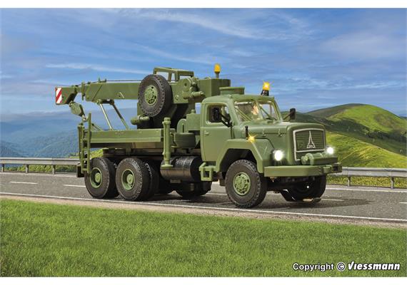 Viessmann 8061 MAGIRUS DEUTZ 3-achs Bergekran mit Rundumleuchte, Militär, Basis - H0 | Bild 3