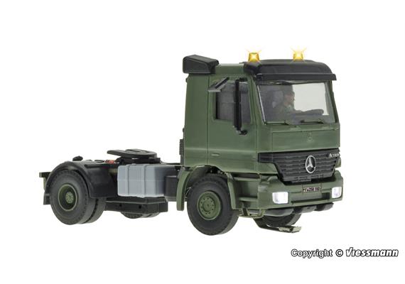 Viessmann 8160 MB ACTROS 2-achs Sattelschlepper mit Rundumleuchten, Militär, Basis - H0 | Bild 2
