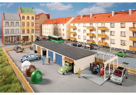 Auhagen 11484 Garagen mit Zubehör - H0 (1:87) | Bild 1