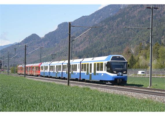 Bemo 7445 115 RhB ABe 4/16 3165 Capricorn "Weissfluh" im VBZ-Design, AC 3L mit Sound - H0 | Bild 2