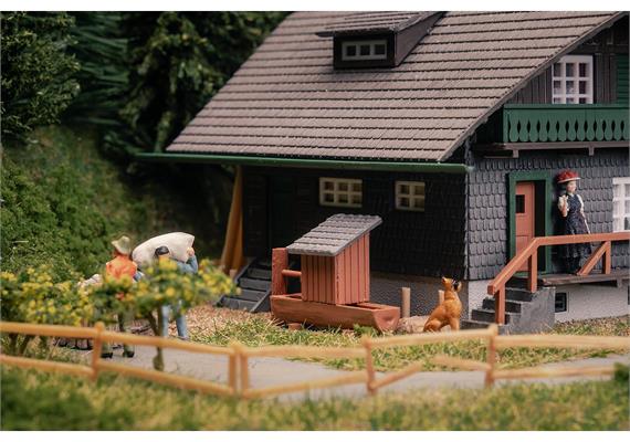 Faller 130010 Jubiläumsmodell Schwarzwaldhaus mit Figur - H0 (1:87) | Bild 4
