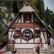 Faller 130011 Jubiläumsmodell 1. Weltgrösste Kuckucksuhr mit Figur - H0 (1:87) | Bild 2