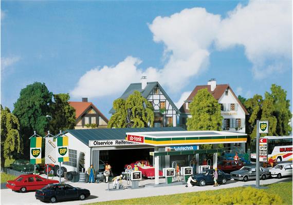 Faller 130345 Tankstelle mit Servicegarage - H0 (1:87) | Bild 1