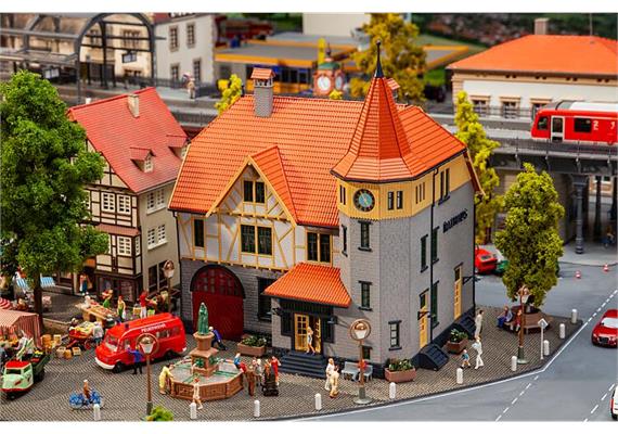 Faller 130649 Rathaus mit Feuerwehrgarage, H0 (1:87) | Bild 1