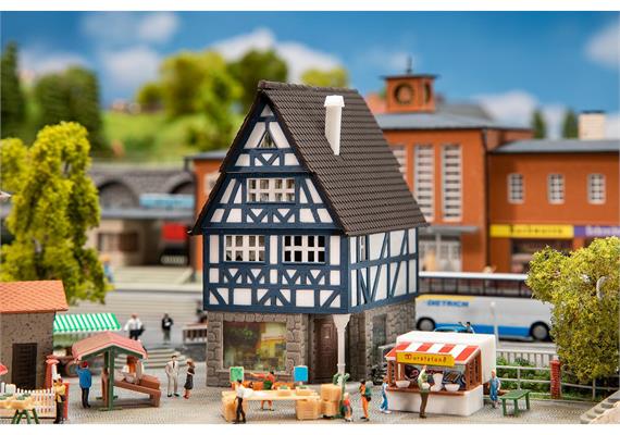 Faller 232157 Fachwerkhaus mit Apotheke - N (1:160) | Bild 1