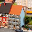 Faller 232331 Stadthaus mit Malergerüst N | Bild 1