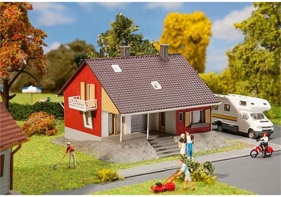 Faller Hobby 131355 Wohnhaus mit Terrasse H0 | Bild 1
