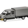 Herpa 098328 MAN TGE Doppelkabine mit Pritsche, grau/gelb - H0 (1:87) | Bild 1