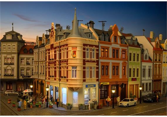 Kibri 38295 Stadthaus mit Figur und HBL HO | Bild 4