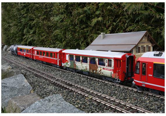 LGB 30679 RhB Schnellzugwagen 2. Klasse "Bärenland" - Spur G IIm (1:22,5) | Bild 3