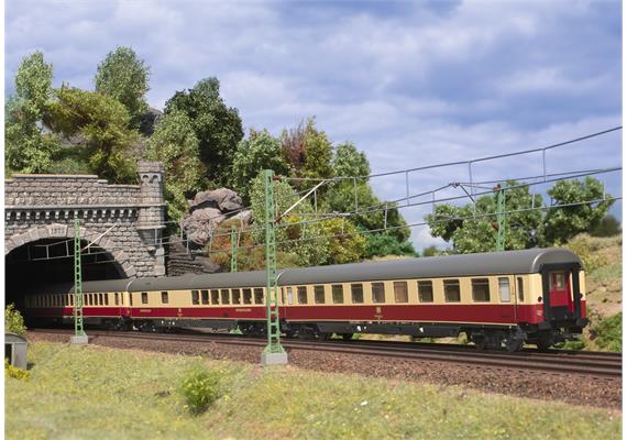 Märklin 43861 Schnellzugwagen Apmz 121 1. Klasse purpurrot/beig der DB - H0 (1:87) | Bild 2