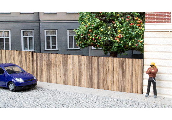 Noch 14213 Bretterwand, 37,2 cm lang, 2,4 cm hoch - H0 (1:87)