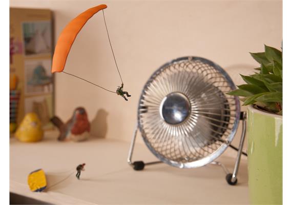 Noch 15886 Paragleiter - H0 (1:87) | Bild 2