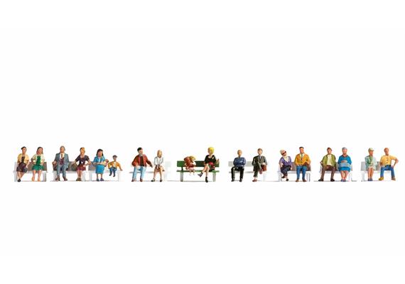Noch 16131 XL-Set “Sitzende” - H0 (1:87)