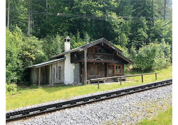 Noch 66403 L-C Christl-Hütte mit micro-motion Kellnerin | Bild 2