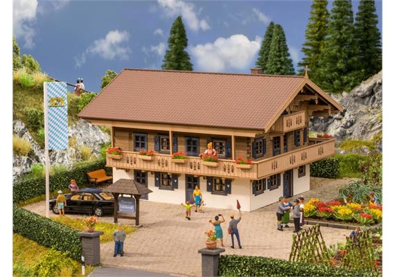 Noch 66405 Laser-Cut Ferienpension “Edelweiss”, HO | Bild 1