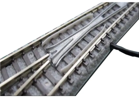 Rokuhan 97039 R039 Elektrische Weiche links R490-13° 110 mm - Z (1:220) | Bild 3