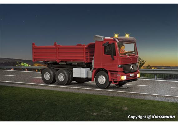 Viessmann 8001 CarMotion Basis Startset, MB ACTROS Muldenkipper rot mit Rundumleuchten, H0 | Bild 3