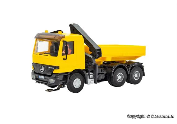Viessmann 8023 MB ACTROS 3-achs Zugmaschine mit Ladekran und Rundumleuchten - H0 (1:87) | Bild 1