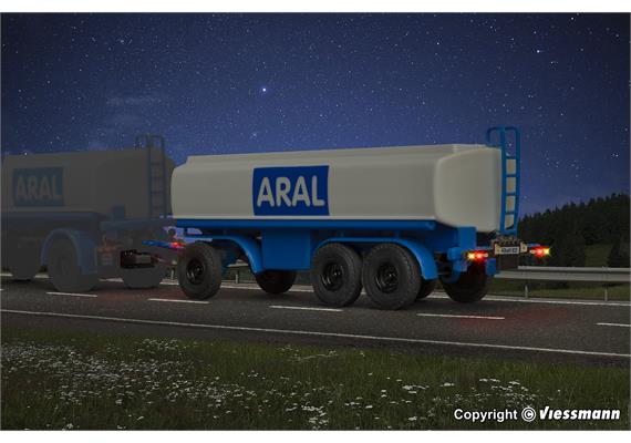 Viessmann 8232 3-achs ARAL Tankanhänger, Funktionsmodell - H0 (1:87) | Bild 4