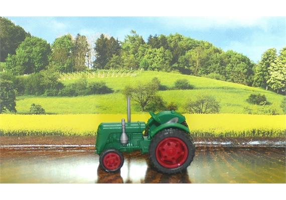 Busch 005700 Traktor Famulus Zwilling grün N
