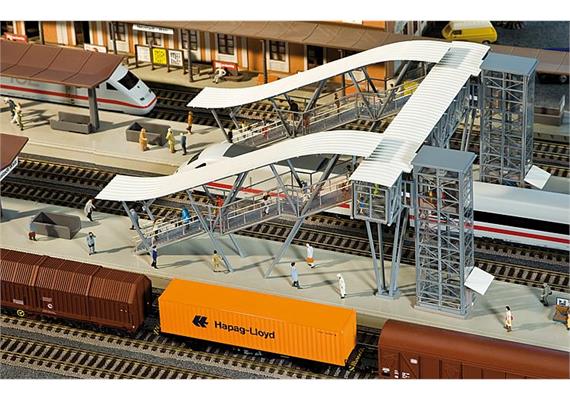 Faller 120110 Bahnsteigbrücke "Neustadt/Weinstrasse" HO | Bild 1