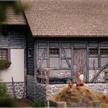 Faller 130013 Jubiläumsmodell Schwarzwaldhof mit 2 Figuren - H0 (1:87) | Bild 2