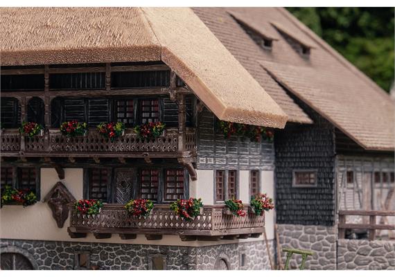 Faller 130013 Jubiläumsmodell Schwarzwaldhof mit 2 Figuren - H0 (1:87) | Bild 3