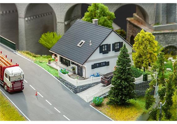 Faller 130640 saniertes Einfamilienhaus - H0 (1:87) | Bild 2